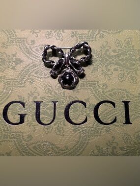 NEW Silver Bow Brooch Pin *•* 
(Without 🚫Logo‼️)